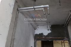 Повреждённые крепления трубопроводов